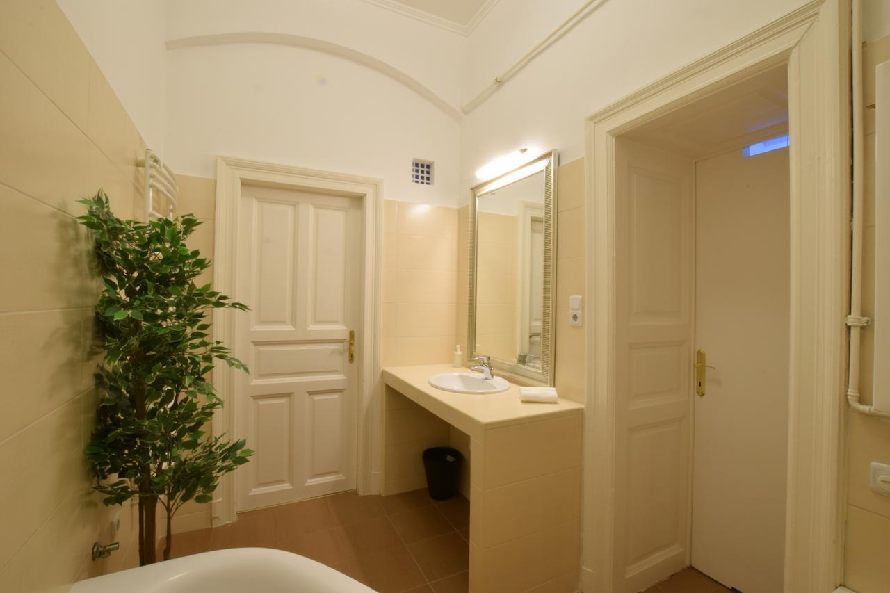 Standard Apartment By Hi5 - Dessewffy 39 Budapesta Exterior foto
